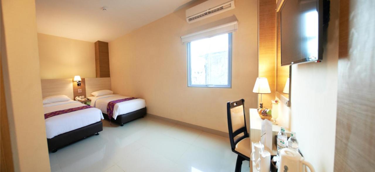 Winstar Hotel Pekanbaru Exterior foto